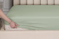 Elastyczne, kolorowe prześcieradło Klinmam Home Jersey, kolor saga green, 100x200 cm